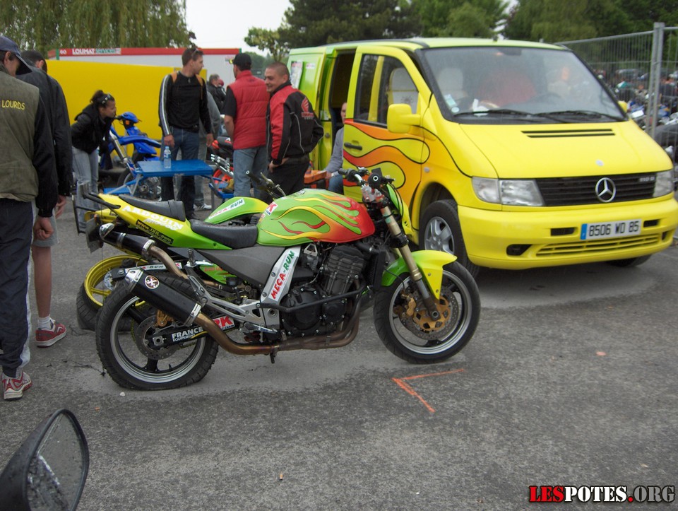 Photographie : 600 Hornet (stunt)