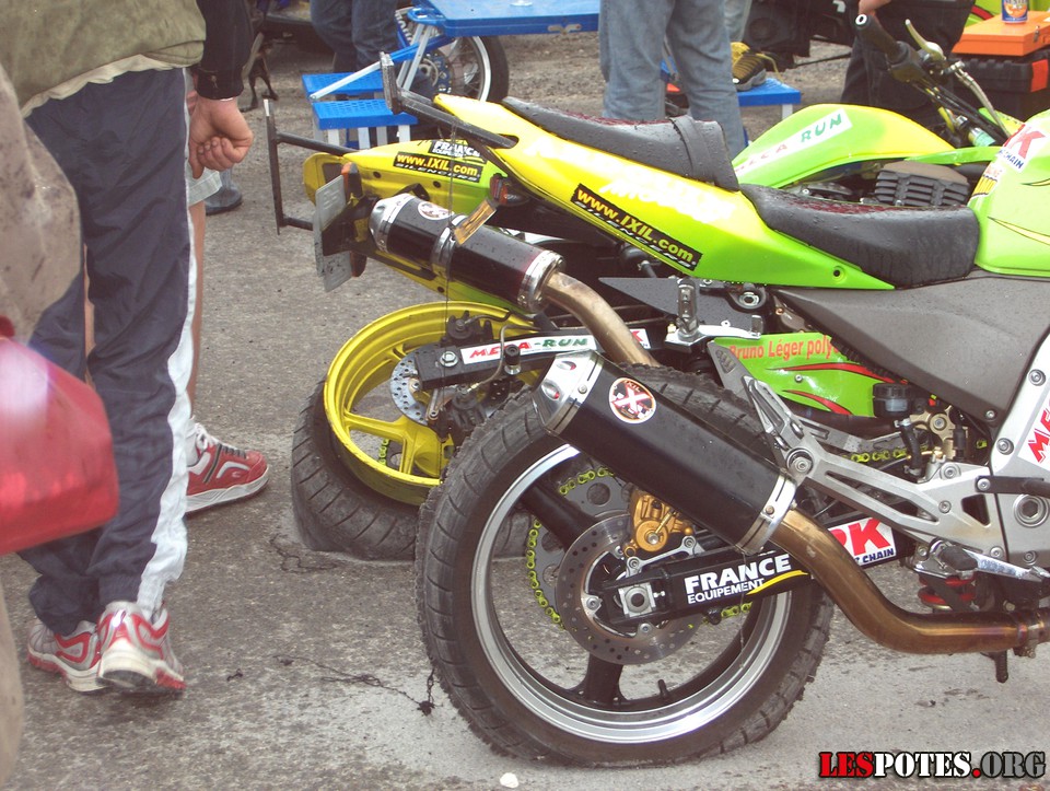 Photographie : 600 Hornet (pneu AR HS)