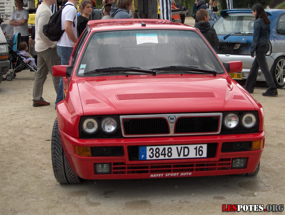 Photographie : Lancia DELTA (de face)