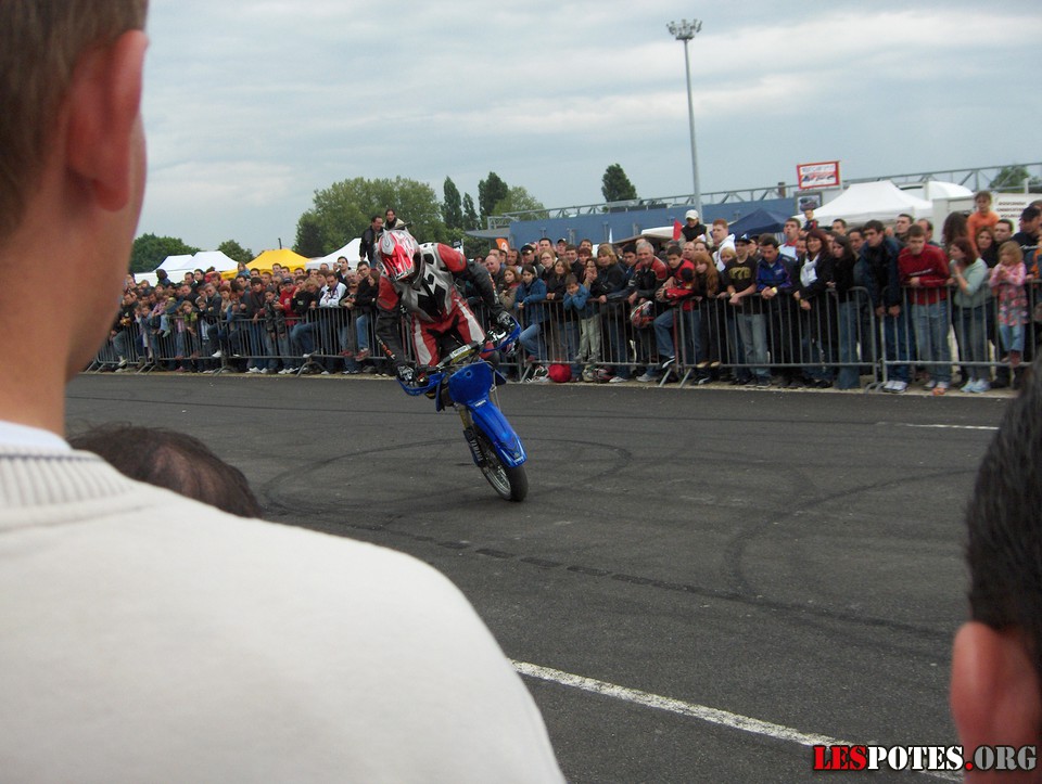 Photographie : Stoppie (supermot')