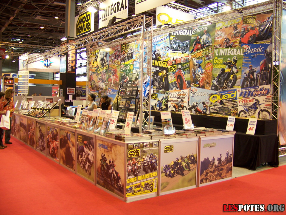 Photographie : Stand Moto Revue