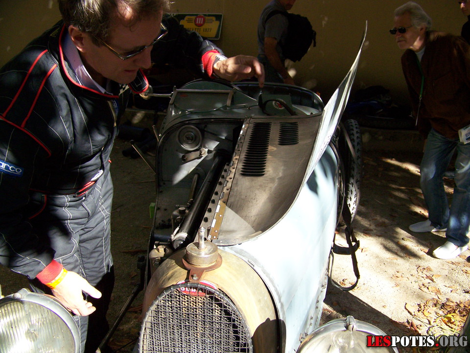 Photographie : Bugatti dans les stands