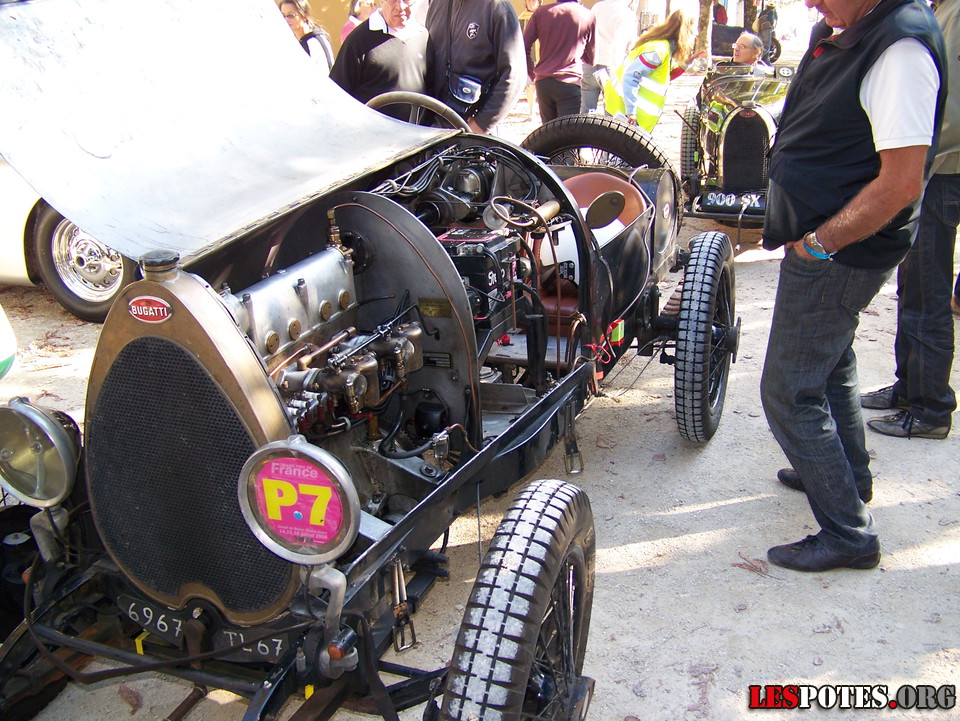 Photographie : Un moteur de Bugatti