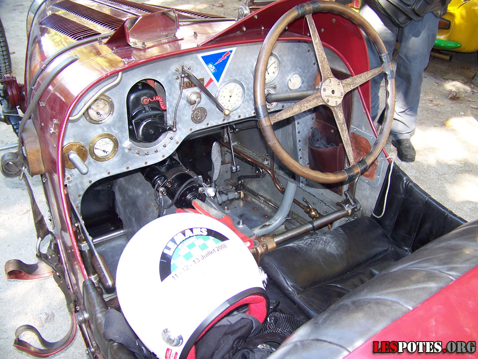 Photographie : Int&eacute;rieur d'une Bugatti