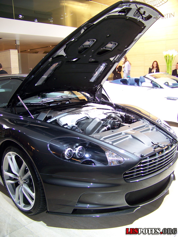 Photographie : Aston Martin DBS moteur