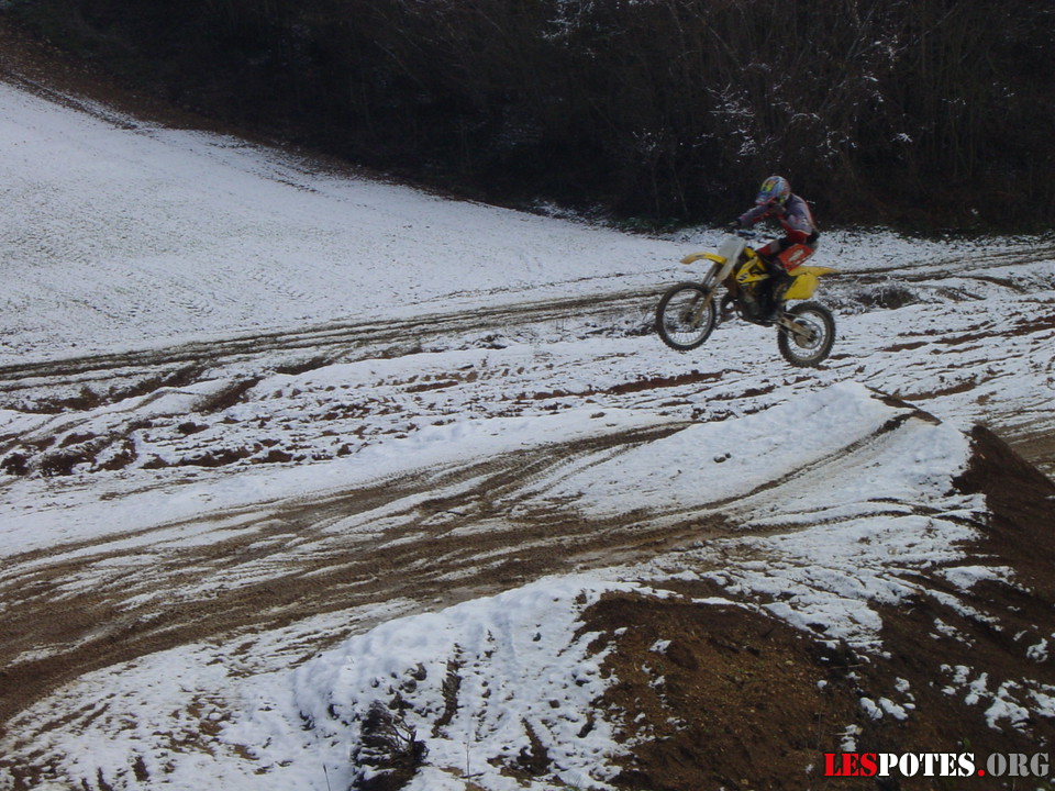 Photographie : Alex 125 RM (saut 2)