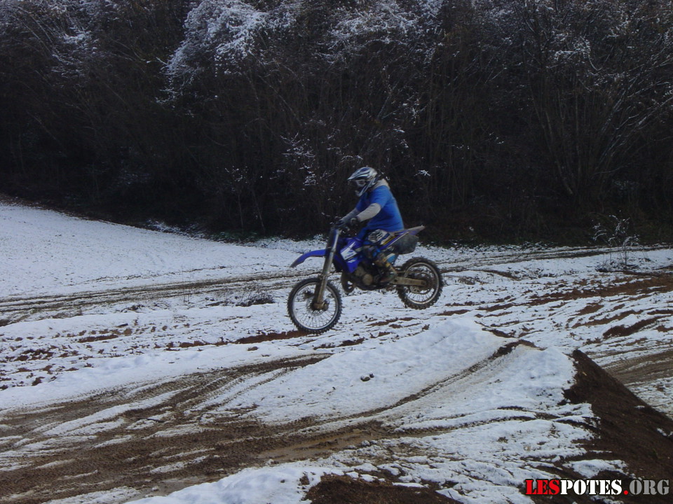 Photographie : Quentin 125 YZ (saut 3)