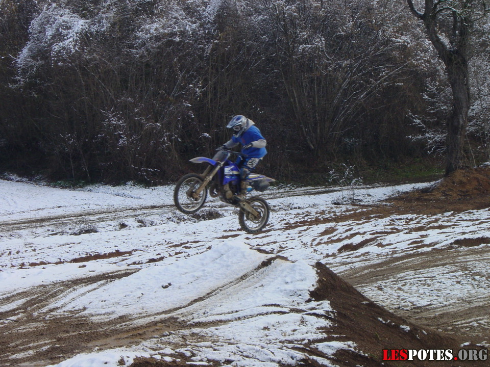Photographie : Quentin 125 YZ (saut 4)