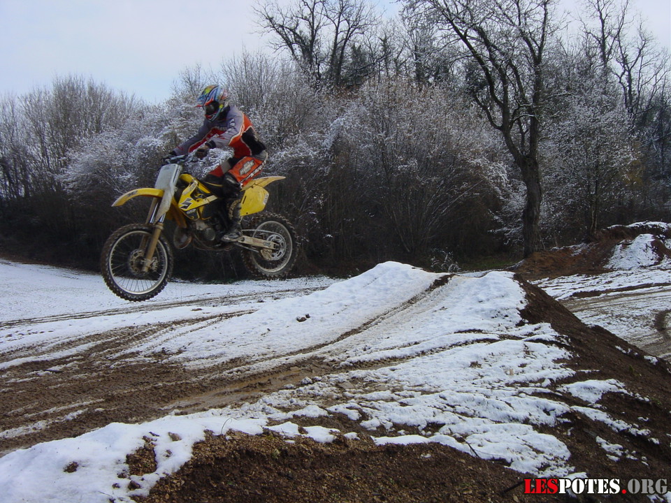 Photographie : Alex 125 RM (saut 4)