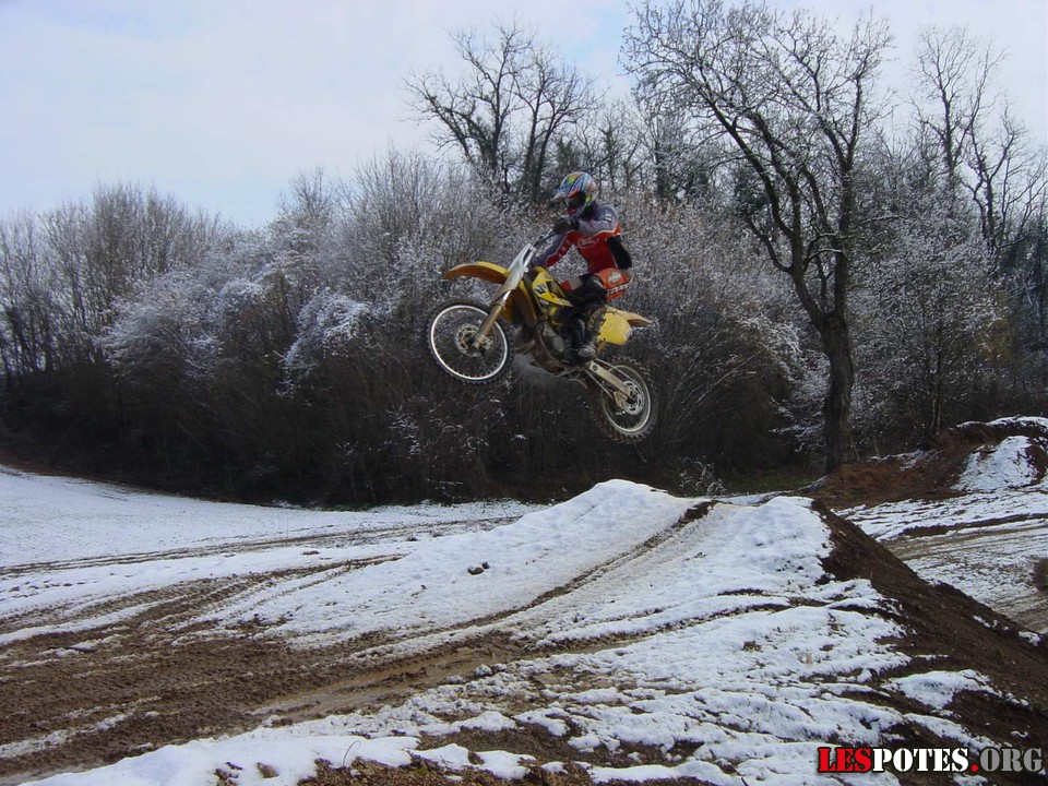 Photographie : Alex 125 RM (saut 5)