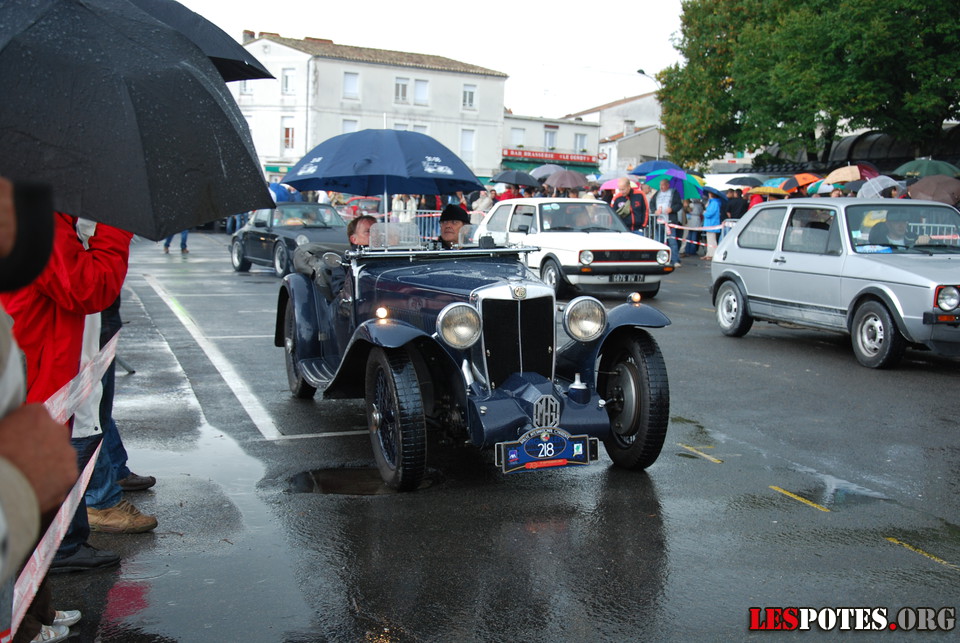 Photographie : MG sous la pluie