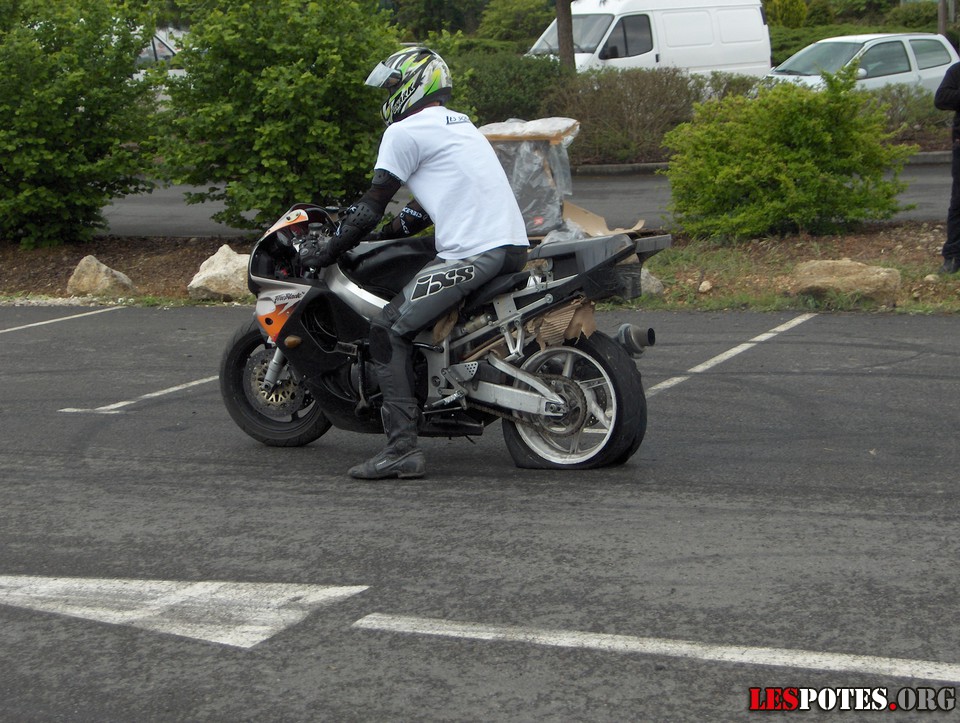 Photographie : Pneu HS (CBR)