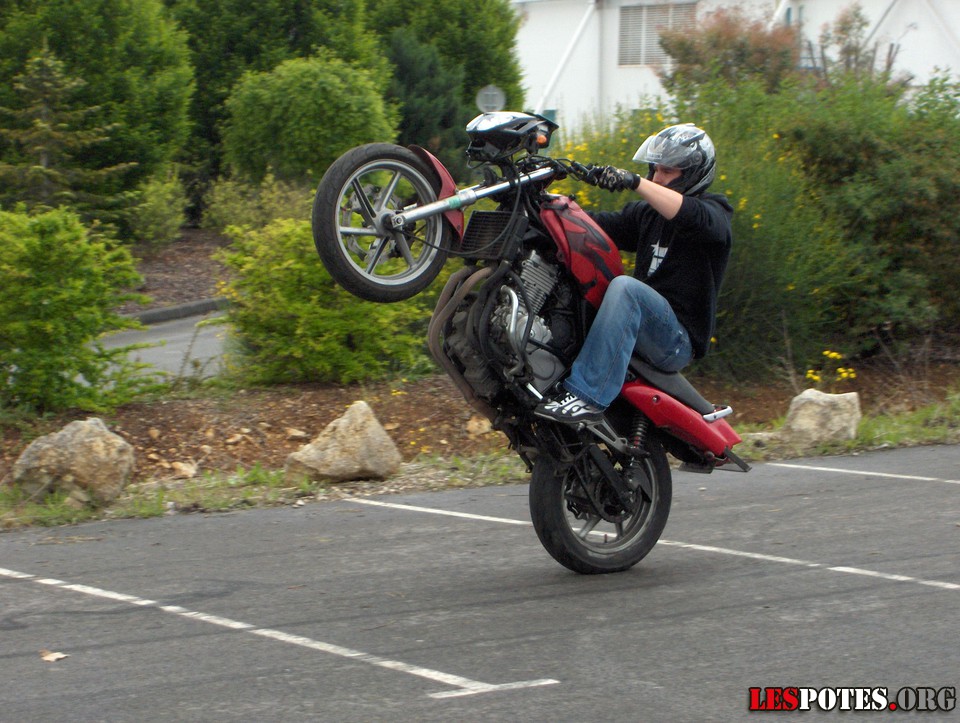 Photographie : Wheeling assis