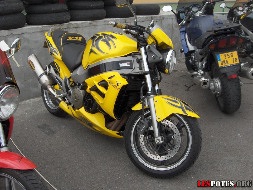 Photographie : Honda X11 (!!)