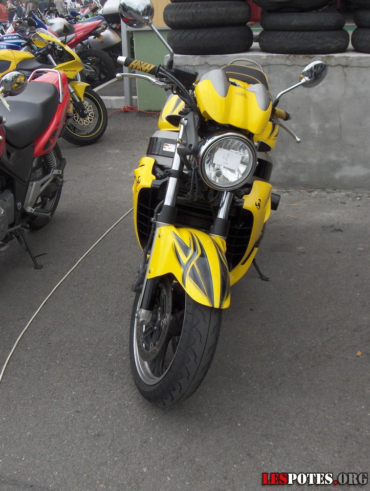 Photographie : Honda X11 (face)