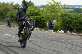 Wheeling One hand