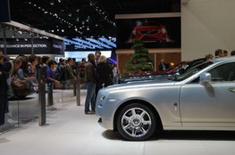 Stand Rolls Royce