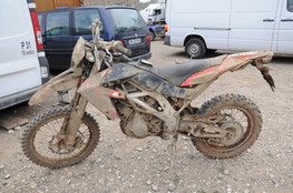 Aprilia...m&ecirc;me pas sale