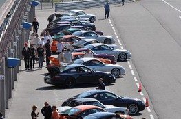 Paddock &agrave; midi