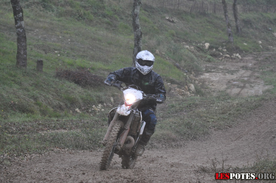 Photographie : Virage sous la pluie