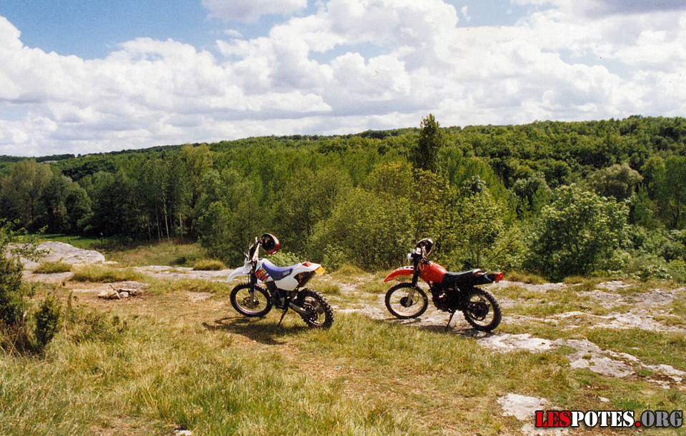 Photographie : 250 TTR et 250 XR