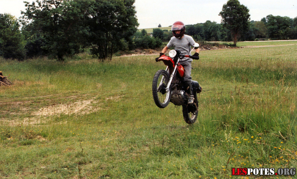 Photographie : Arnaud saut 1 (250 XR)