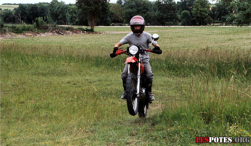 Photographie : Arnaud saut 2 (250 XR)