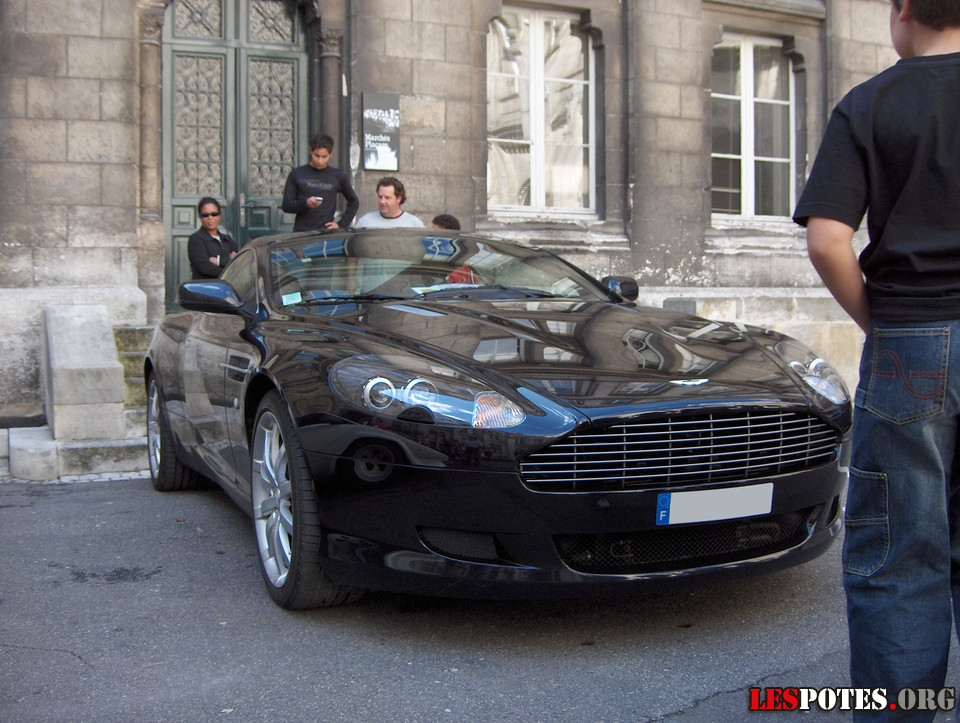 Photographie : Aston Martin Vanquish 2