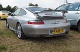Porsche GT3 (derrière)