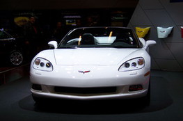 Chevrolet Corvette convertible blanc