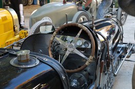 Stands Bugatti