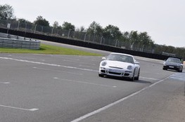 Ligne droite Porsche 911 GT3 blanche