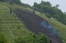 Sp&eacute;ciale, T2, chutes en vue