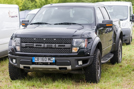 Parking - petite voiture sympa