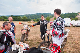 L'&eacute;quipe d&eacute;briefe