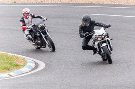 H&ocirc;tel : bagarre de roadsters