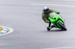 H&ocirc;tel : frotte le genou