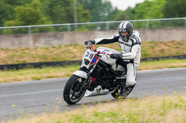 Interm&eacute;diaire