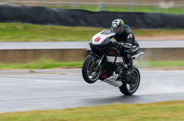 Confirm&eacute; - wheeling m&ecirc;me sous la pluie