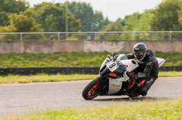 Interm&eacute;diaire