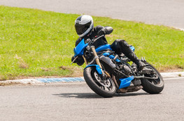 Interm&eacute;diaire