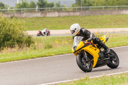 Interm&eacute;diaire