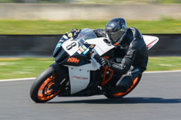 Confirmé 1 - KTM RC8