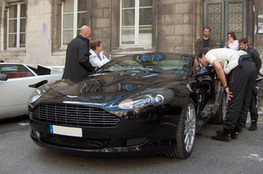 Aston Martin Vanquish 1
